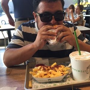 Meet your Posher, Juan